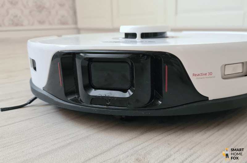 Перекрестный лазер Roborock S8+ виден крупным планом